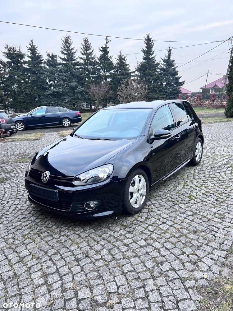 Volkswagen Golf - 1