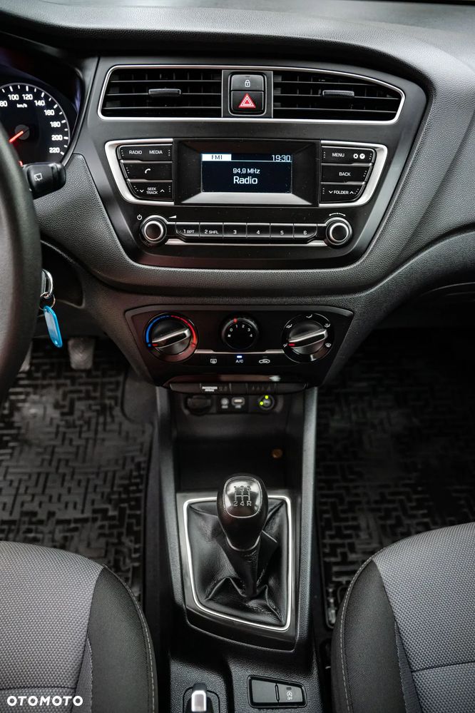 Hyundai i20 - 15