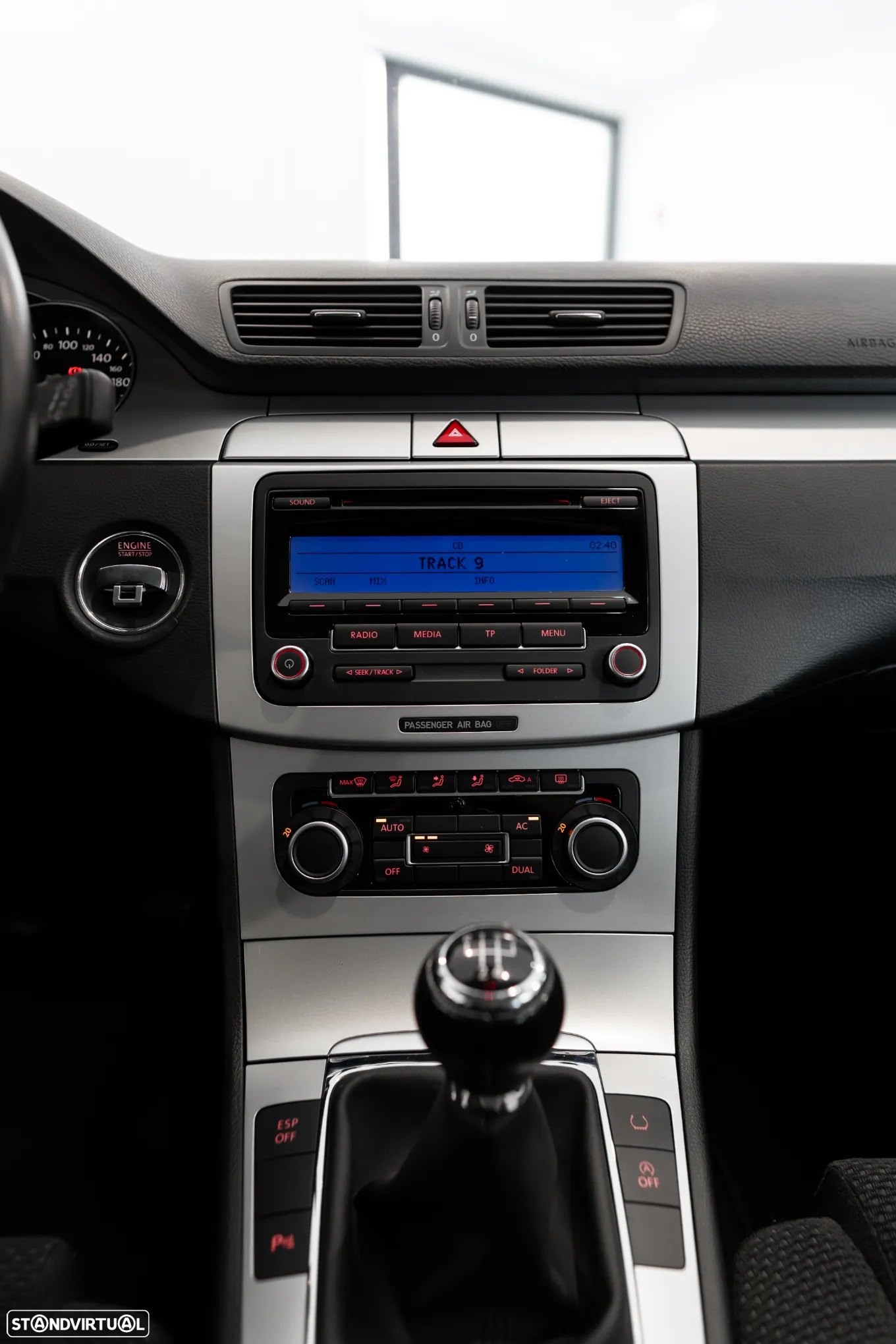 VW Passat 1.6 TDI BlueMotion - 34