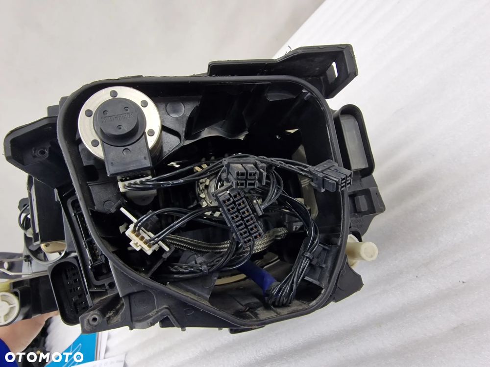 VW PASSAT B6 LIFT 08- PRAWY BI-XENON BIXENON PRAWA LAMPA PRZEDNIA PRZÓD , NR 3C0941752K / 3C0941752 K , NR AUKCJI LL371 - 16