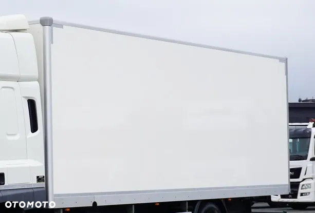 DAF ZABUDOWA / KONTENER / ROLETA / DŁ. 7,7 M - 5