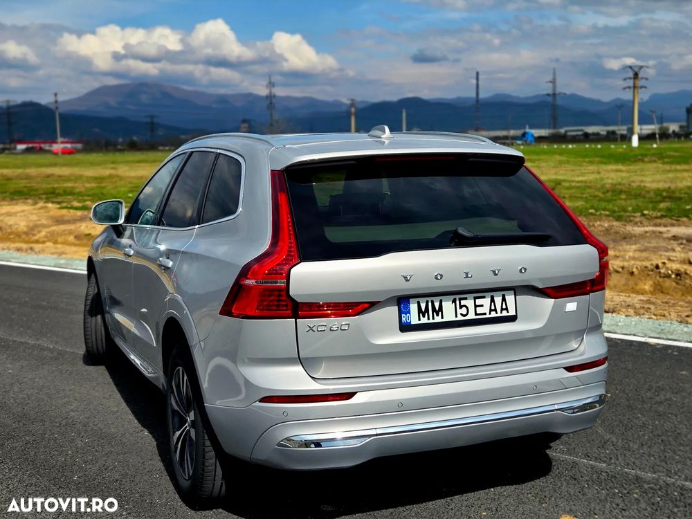 Volvo XC 60 T6 AWD Recharge Geartronic Inscription Expression - 4