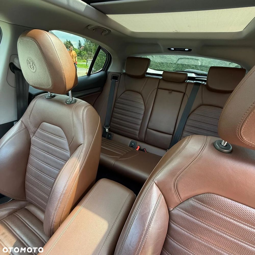 Alfa Romeo Stelvio 2.0 Turbo 16V AT8-Q4 Lusso Ti - 7