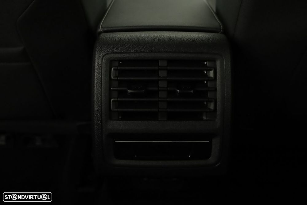 VW Golf 1.5 TSI e-Hybrid Life DSG - 23