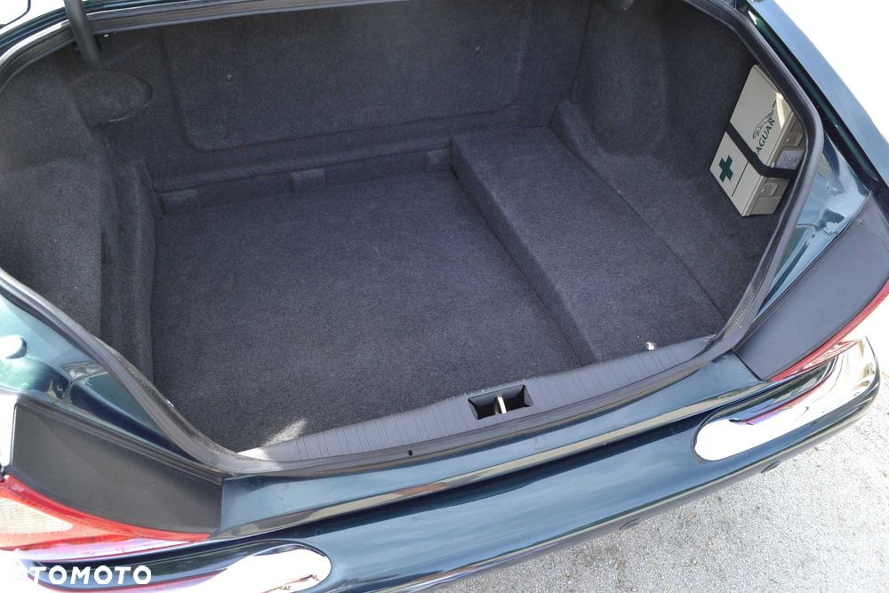 Jaguar XJ - 5