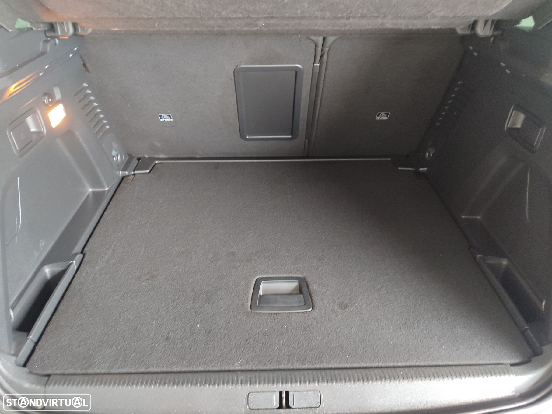 Peugeot 3008 1.5 BlueHDi Allure EAT8 - 37