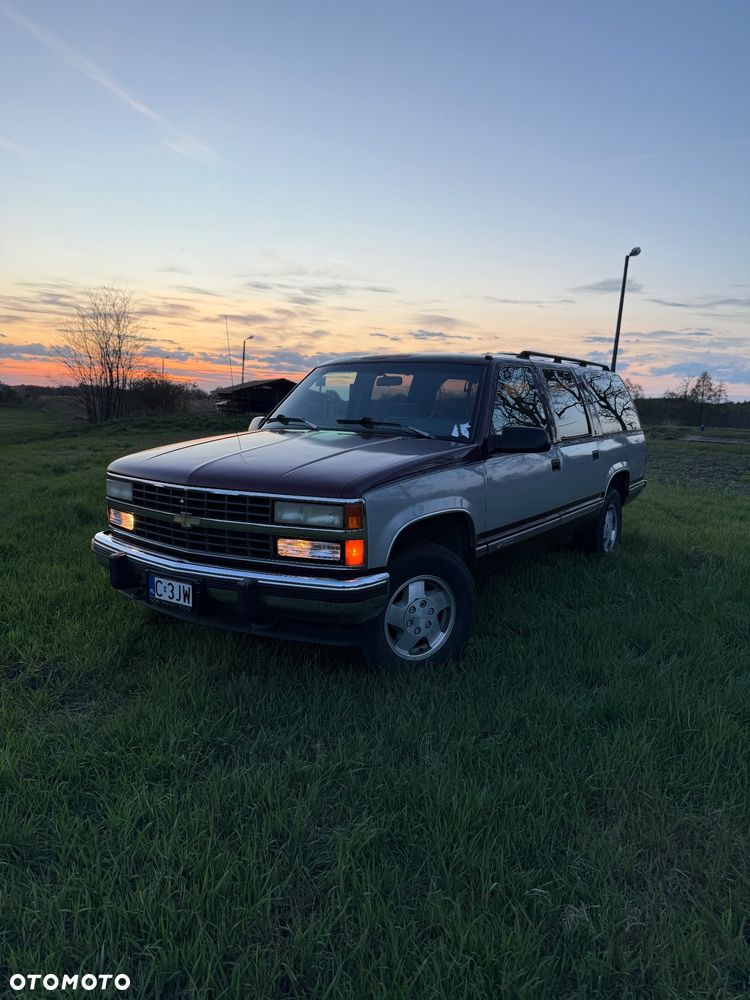 Chevrolet Suburban - 6