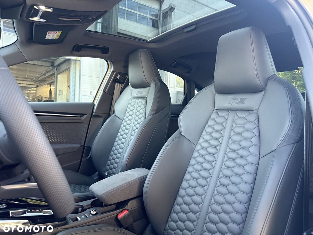 Audi RS3 Limousine TFSI Quattro S tronic - 14
