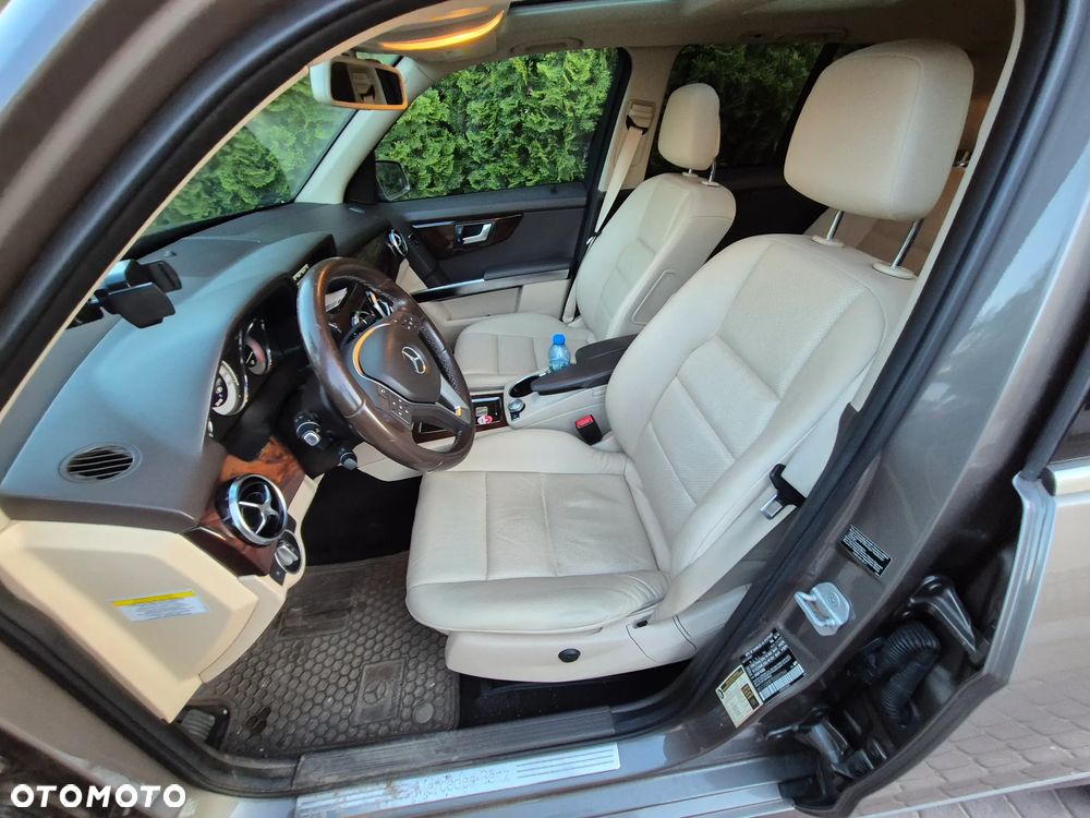 Mercedes-Benz GLK 350 4-Matic - 12