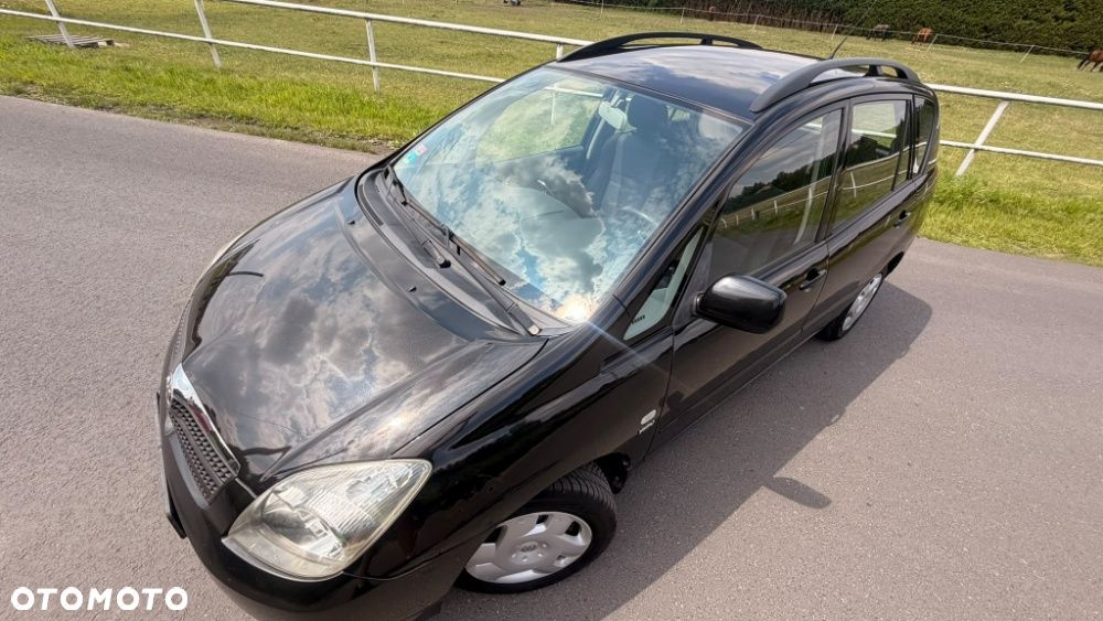 Toyota Corolla Verso - 4