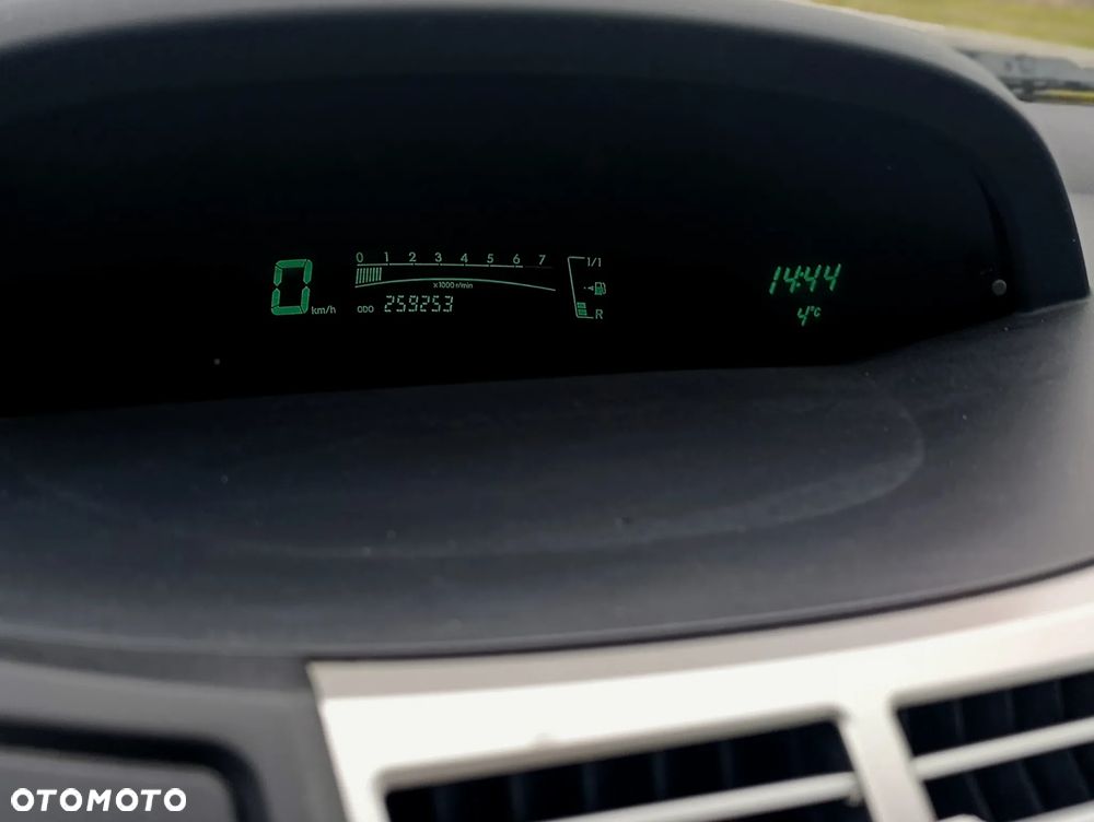 Toyota Yaris 1.3 VVT-i Team - 12