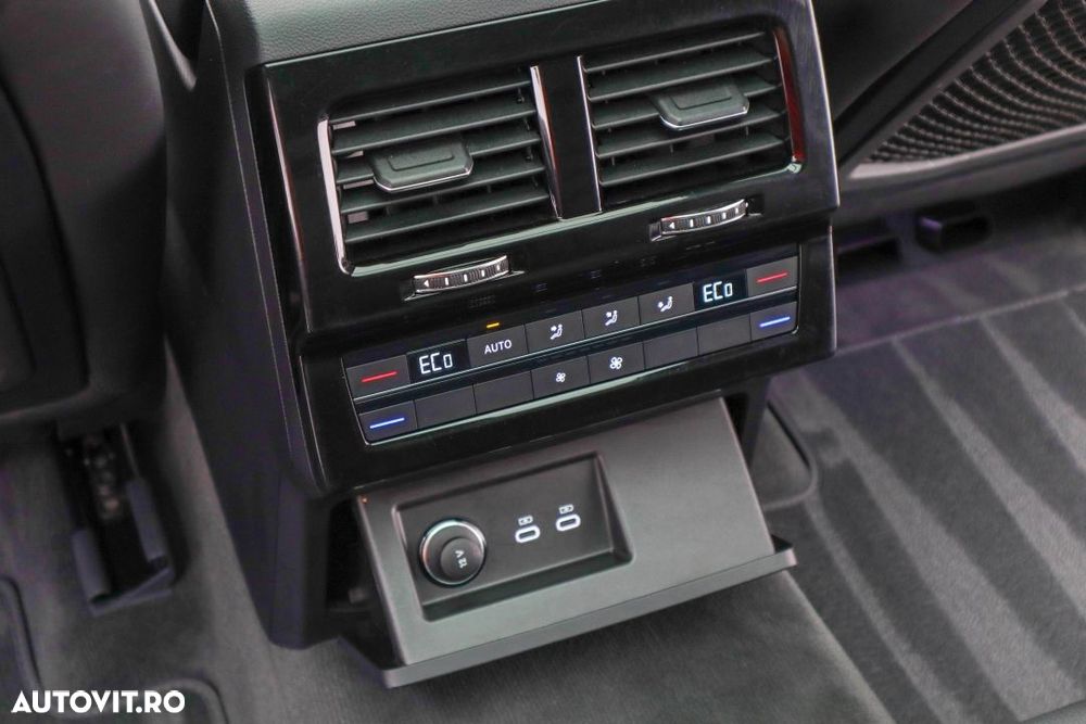 Volkswagen Touareg - 25