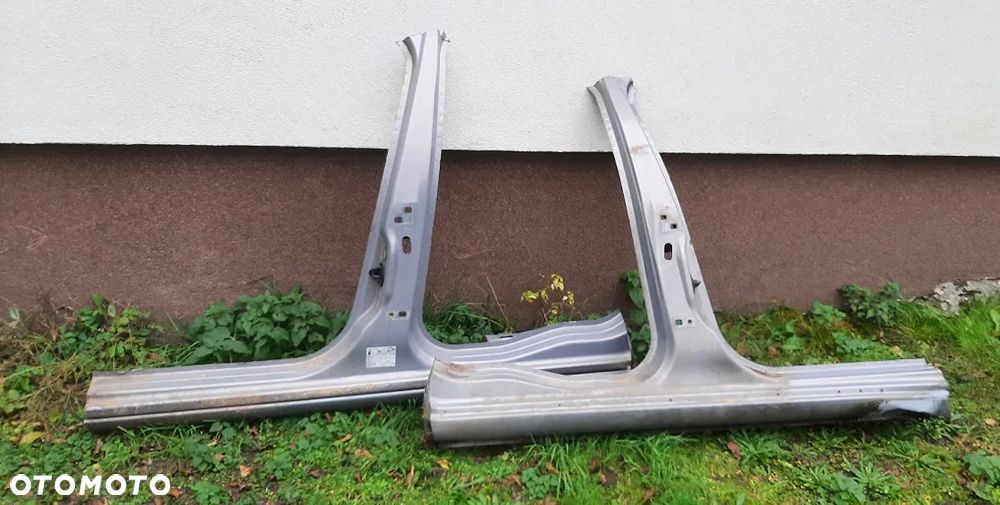 Ford Mondeo Mk4 sedan próg słupek prawy lewy