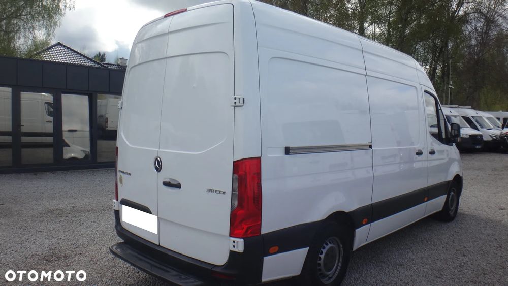 Mercedes-Benz Sprinter - 6