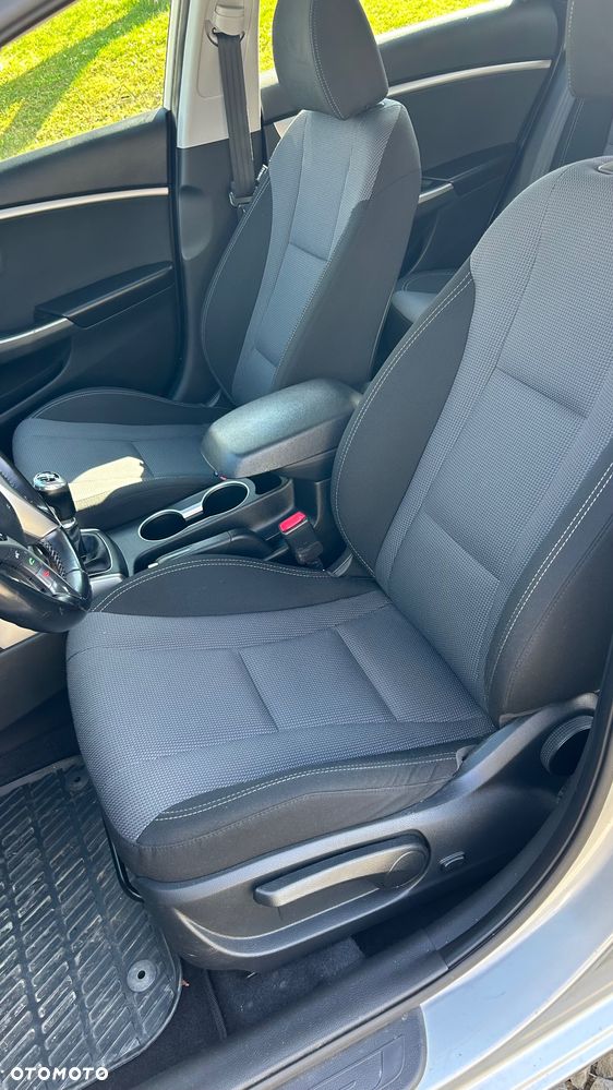Hyundai i30 blue 1.6 CRDi Classic - 8