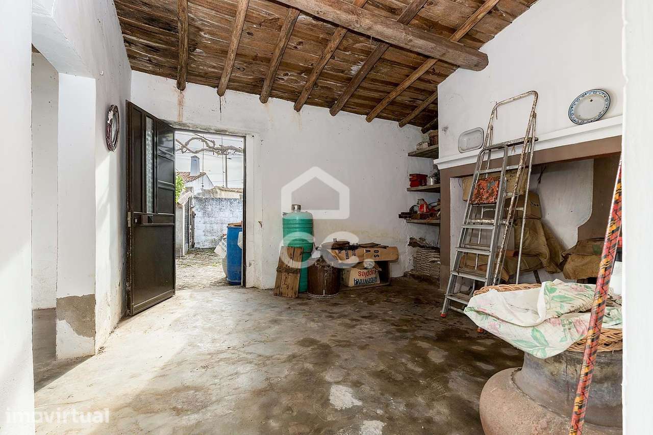 Moradia Térrea T3  c/ Quintal - para renovar | São  Marcos do Campo - Grande imagem: 5/46