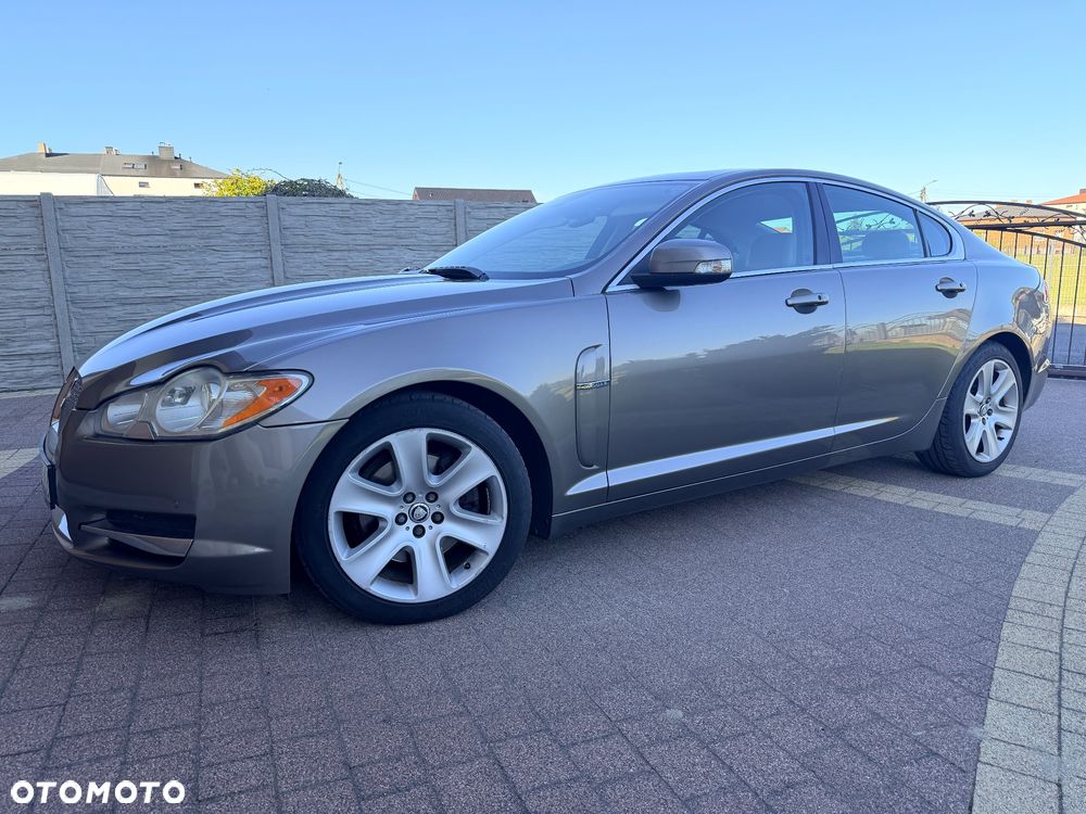Jaguar XF 2.7 V6 Premium Luxury - 9