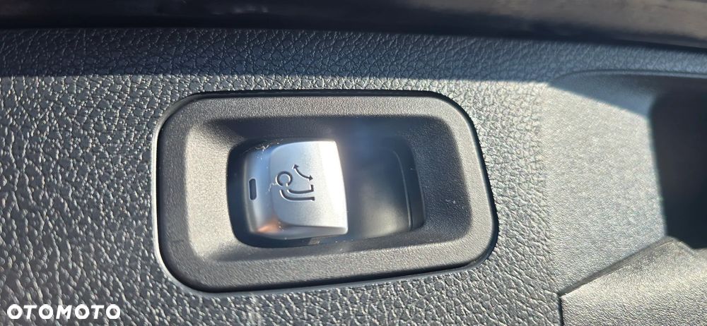 Mercedes-Benz Klasa E ver-220-d-4matic-9g--tronic-amg-line - 26