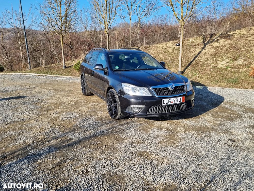 Skoda Octavia Combi 2.0 TDI DPF RS - 10