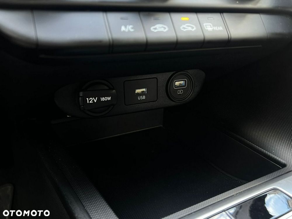 Hyundai Elantra - 26
