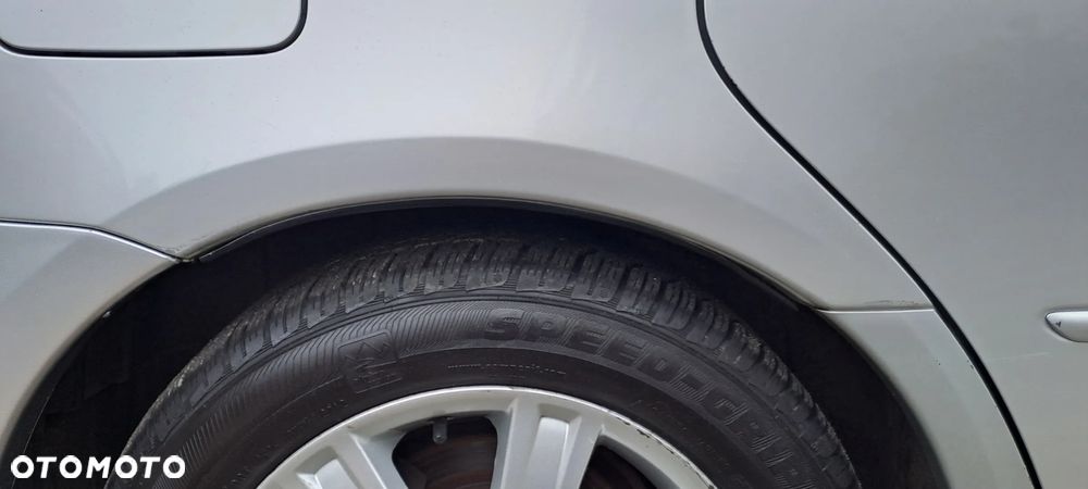 Subaru Legacy 2.0R Trend - 12