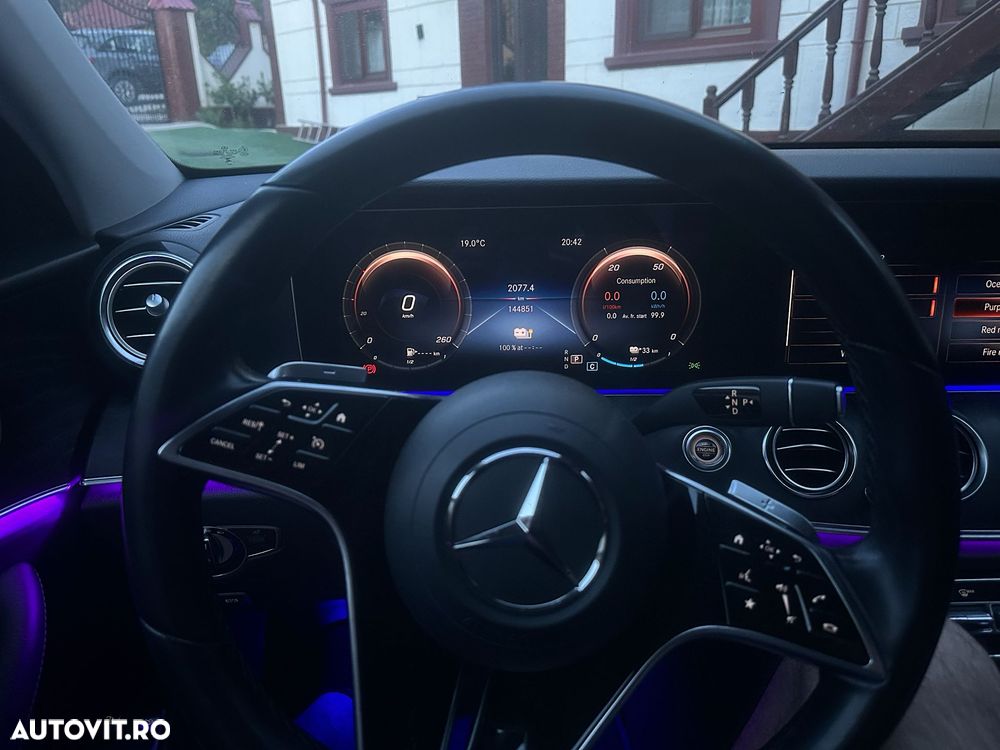 Mercedes-Benz E 300 4MATIC 9G-TRONIC Avantgarde - 4