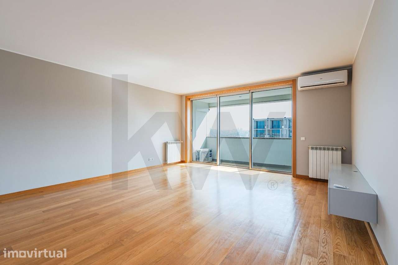 Apartamento T2 para arrendamento, com varanda e garagem e vistas desaf - Grande imagem: 3/29