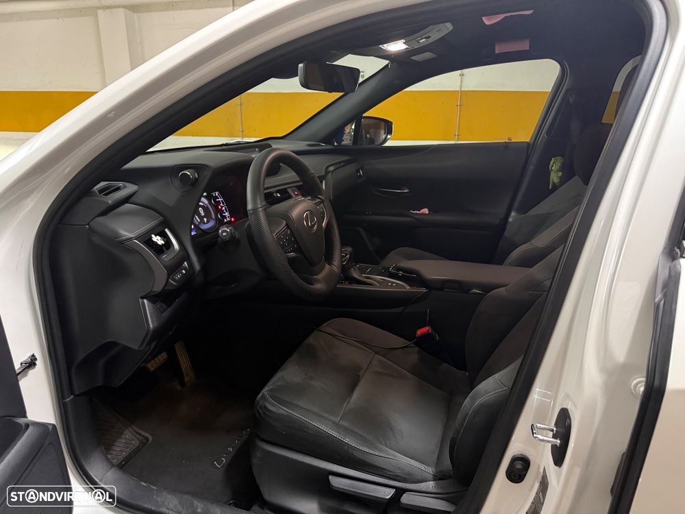 Lexus UX 250h Executive+ - 16
