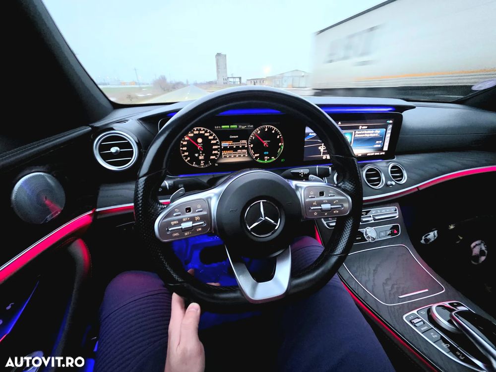 Mercedes-Benz E 300 de 9G-TRONIC AMG Line - 11