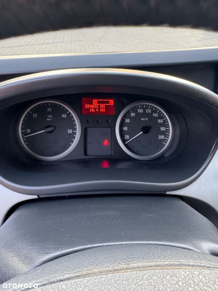 Opel Vivaro - 37