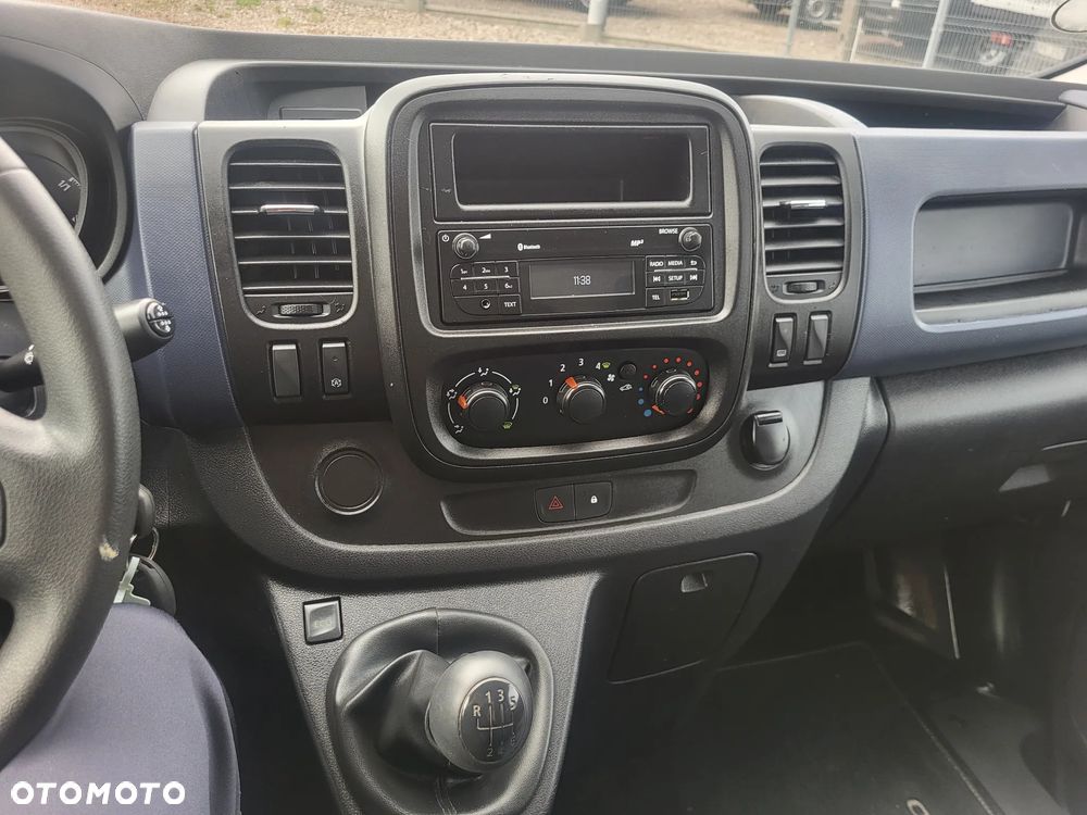 Opel Vivaro - 24