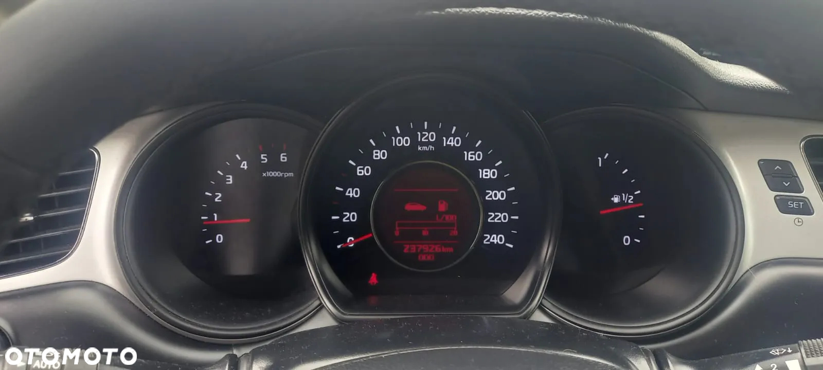 Kia Ceed - 8
