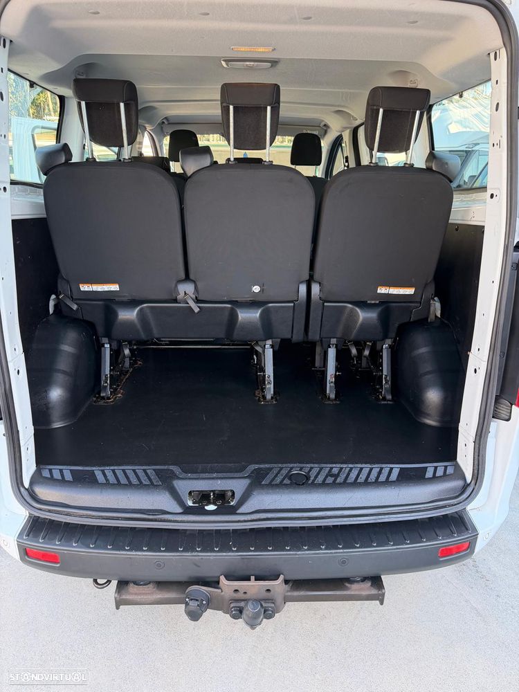 Ford Transit Custom - 8 Lugares - 17