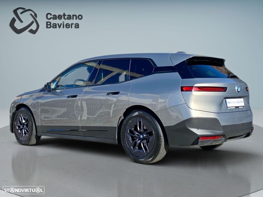 BMW iX xDrive 40 - 29