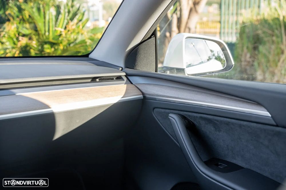 Tesla Model Y Tração Traseira - 17