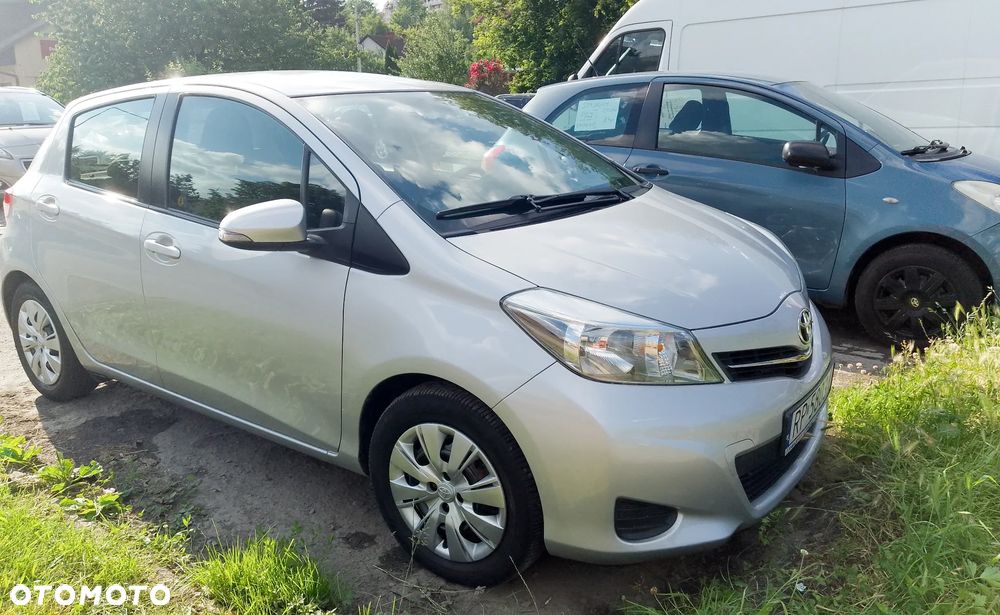 Toyota Yaris 1.33 Premium - 4