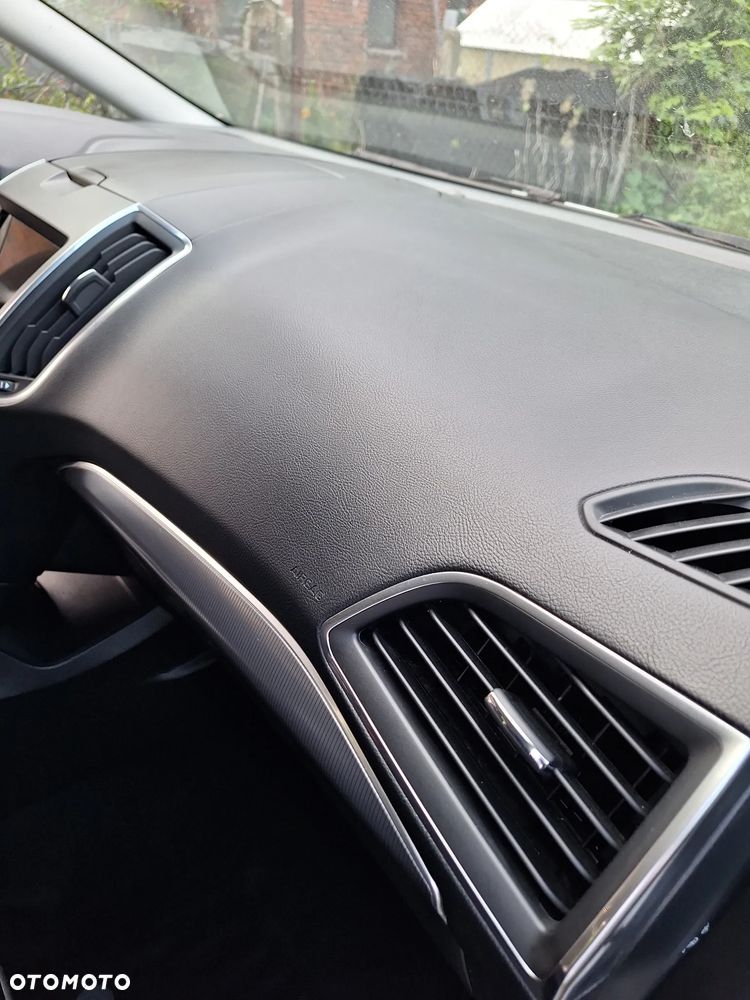 Ford S-Max - 19