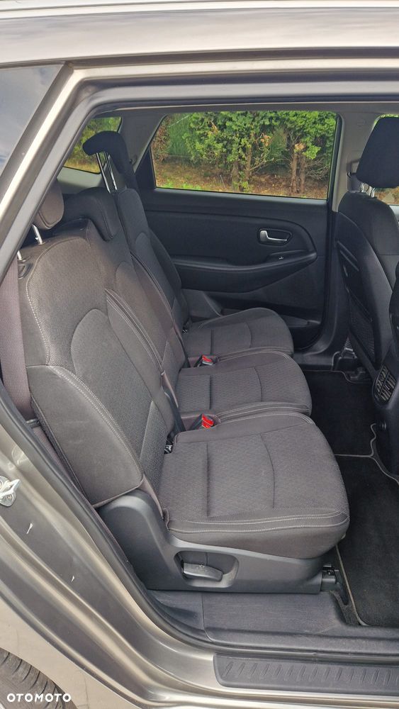 Kia Carens 1.7 CRDi M 7os EU6 - 26