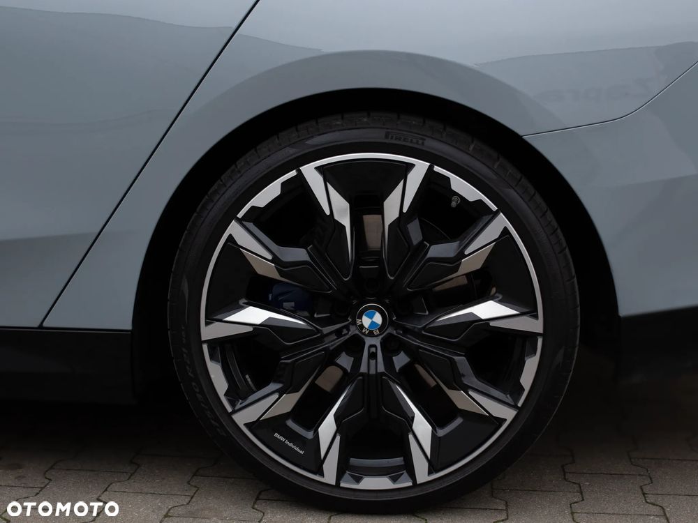 BMW Seria 5 520d xDrive mHEV M Sport - 12