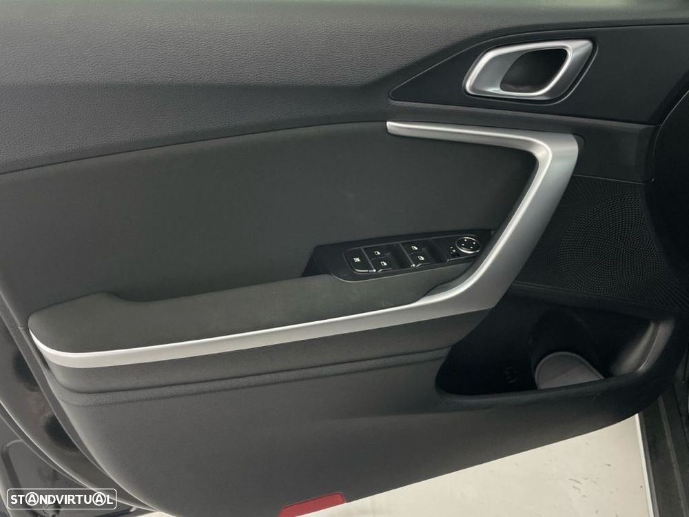 Kia XCeed 1.0 T-GDI Tech - 18