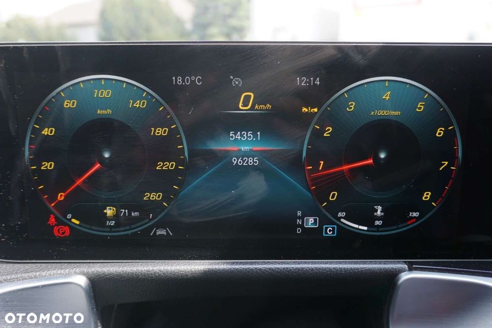 Mercedes-Benz GLB 200 mHEV 7G-DCT - 9