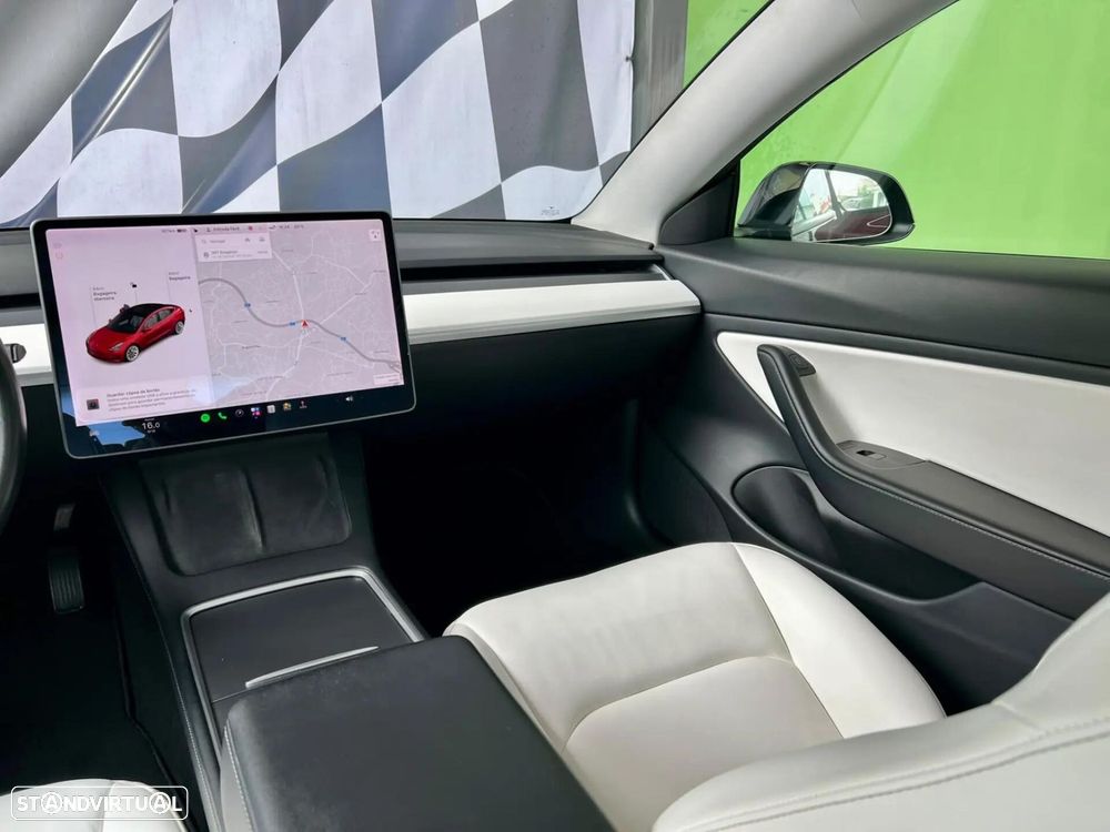 Tesla Model 3 Standard Range Plus RWD — fotografia 13