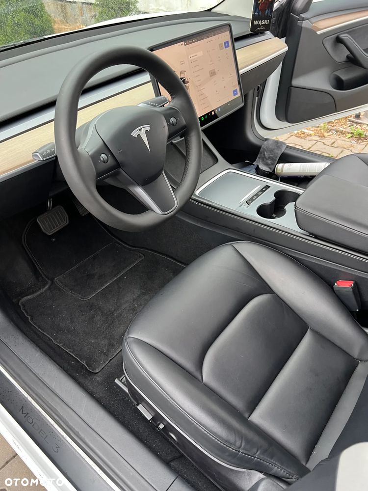 Tesla Model 3 Standard Reichweite Plus Hinterradantrieb - 12