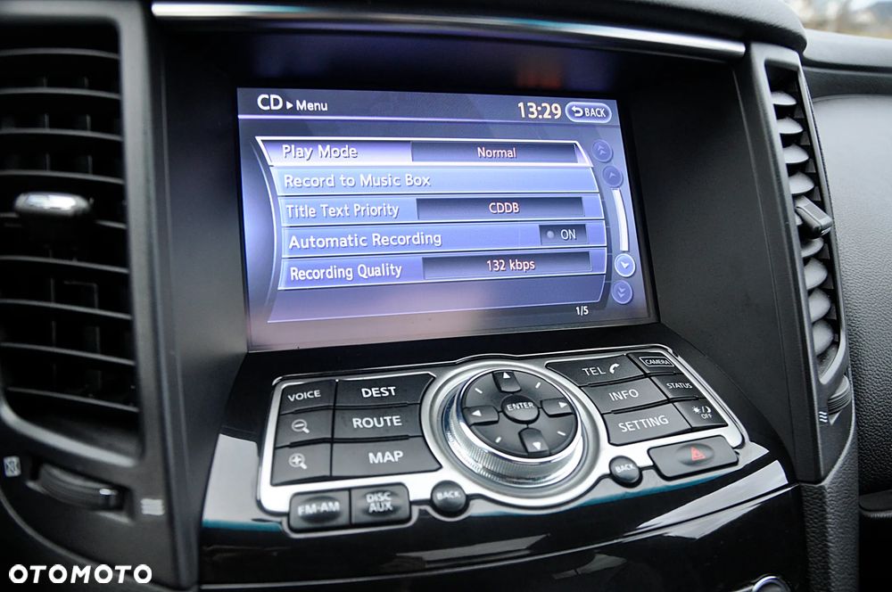 Infiniti QX70 3.0d S - 23