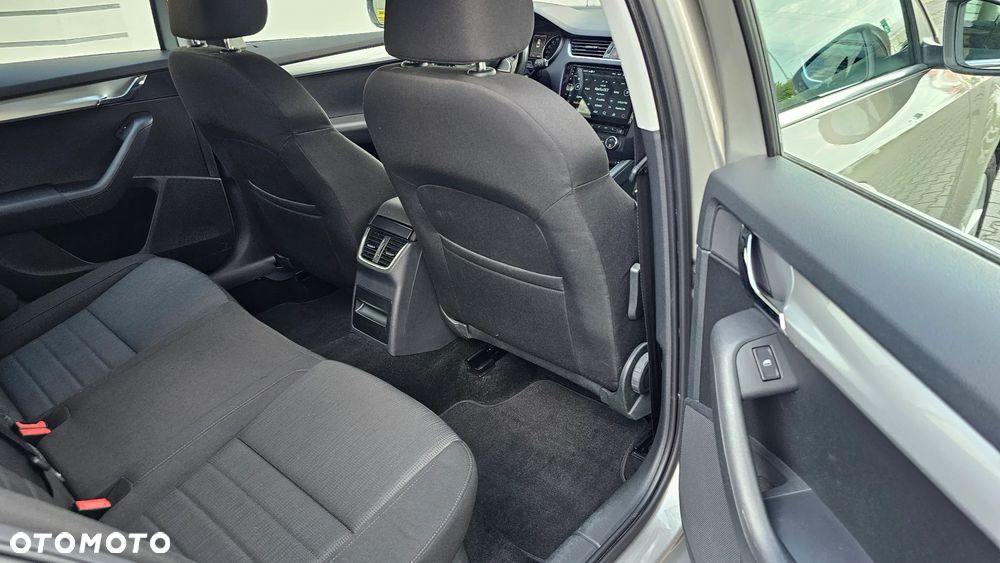 Skoda Octavia 2.0 TDI Ambiente - 21
