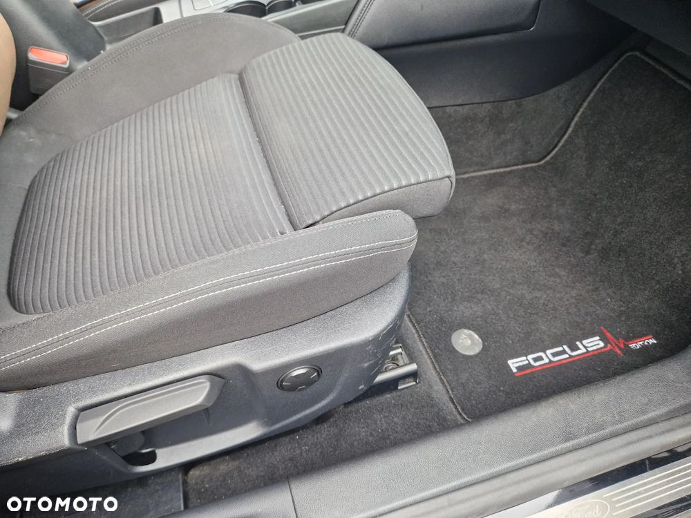 Ford Focus 2.0 EcoBlue Titanium - 21