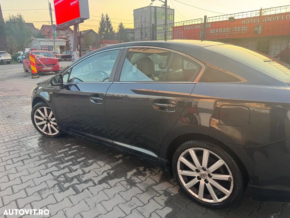 Toyota Avensis 2.2 D-CAT Luxury - 2