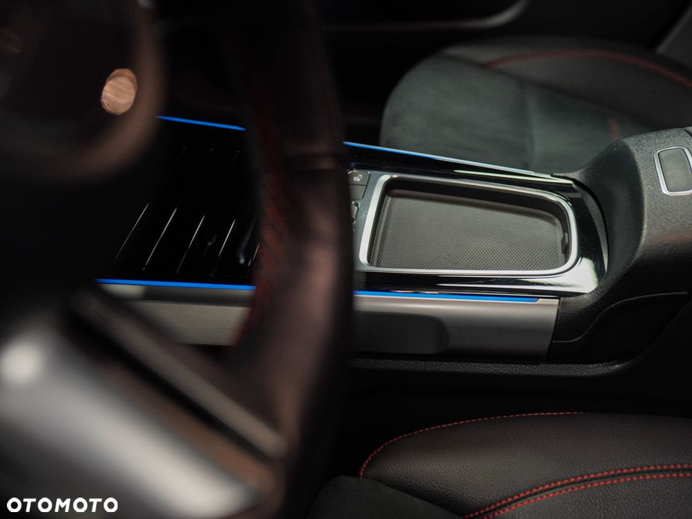 Mercedes-Benz GLB 200 AMG Line 7G-DCT - 40