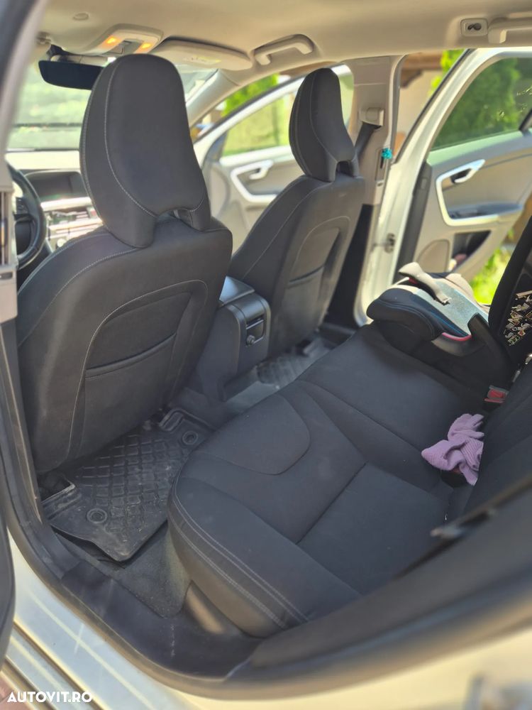 Volvo V60 D3 DRIVe Kinetic - 10