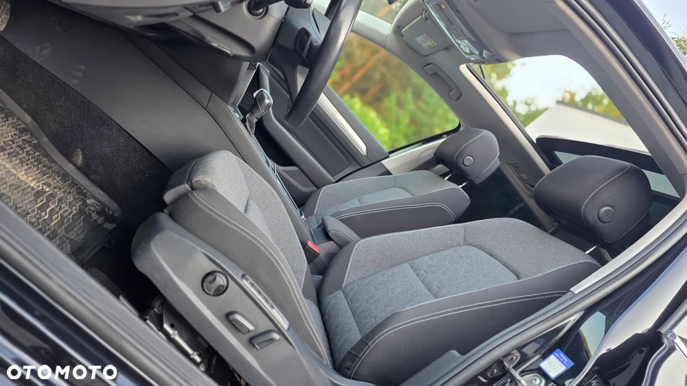 Volkswagen Passat - 19